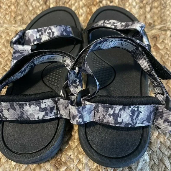Camo Velcro Strap Sandals Size 9 - Picture 4 of 5